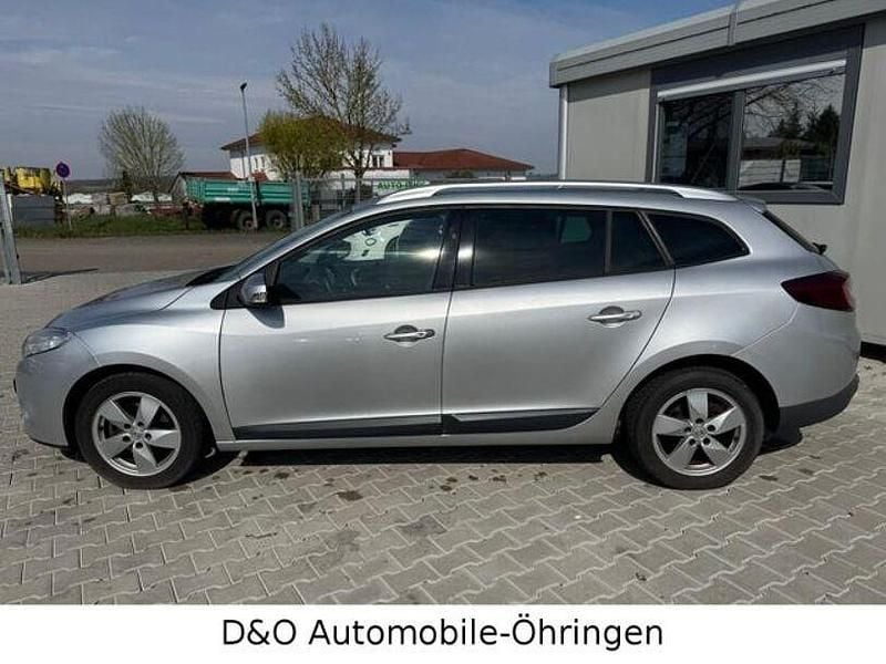 Second-hand Renault Mégane III Dynamique 106 CP (77 kW) 2011 Argintiu Berlinǎ