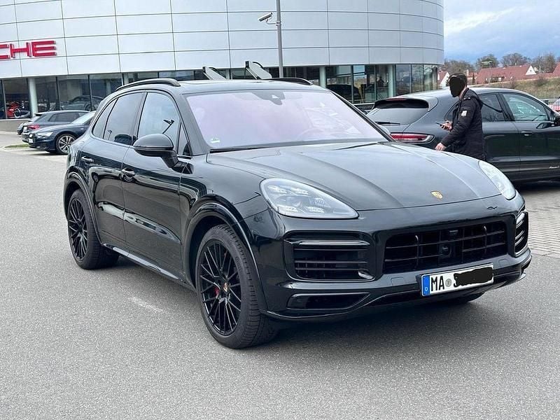 Schwarz Gebraucht 2023 Porsche Cayenne GTS SUV | 106.900 € (Teuer) - Bild 1/4