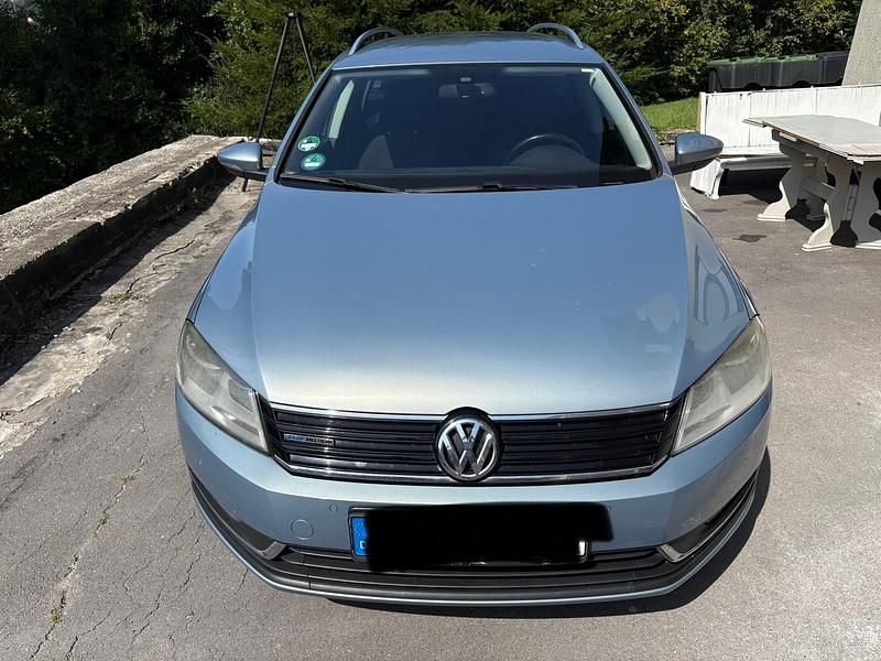 Gebraucht VW Passat 105 PS (77 kW) 2012 Andere farben Kombi
