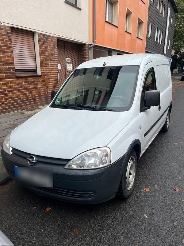 Weiß Gebraucht 2011 Opel Combo Van / Kleinbus | 2.200 € (Fairer Preis) - Bild 1/4