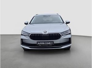 Neu Skoda Superb Selection 204 PS (150 kW) 2025 Silber Kombi
