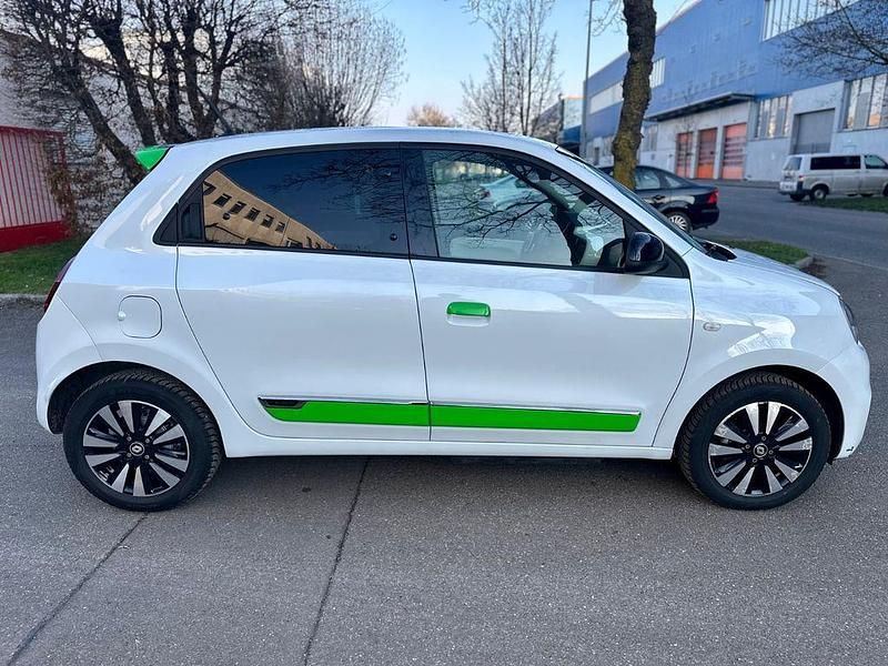 Gebraucht Renault Twingo Techno 60 kW (82 PS) 2023 Weiß Kleinwagen