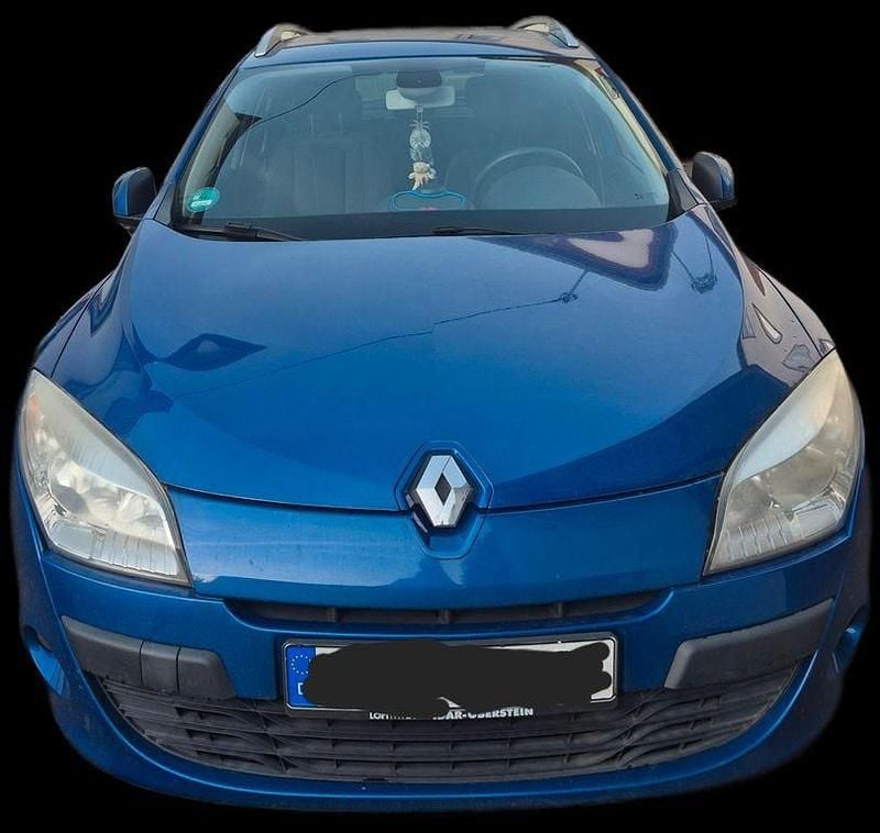 Blau Gebraucht 2009 Renault Mégane III Dynamique Limousine | 2.500 € (Guter Preis) - Bild 1/4