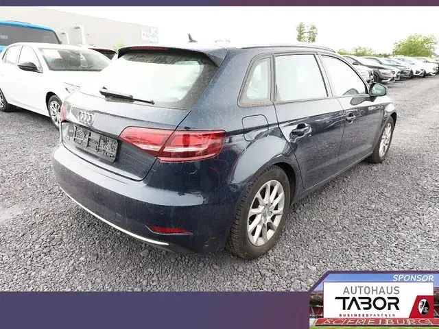 Gebraucht Audi A3 Sport 150 PS (110 kW) 2019 Blau metallic Limousine