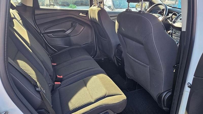 Gebraucht Ford Kuga Trend 120 PS (88 kW) 2017 Weiß SUV