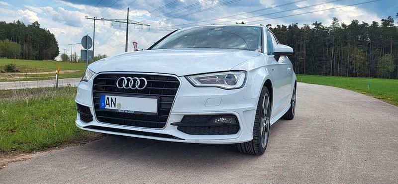 Second-hand Audi A3 Ambiente 110 CP (80 kW) 2015 Alb Berlinǎ