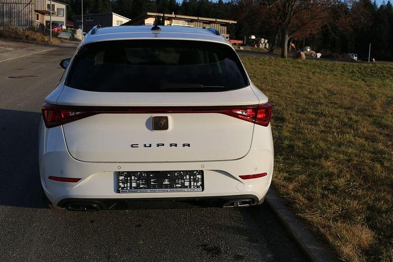 Usata Cupra Leon 150 CV (110 kW) 2024 Bianco Berlina
