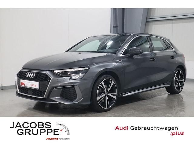 Daytonagrau perleffekt Gebraucht 2023 Audi A3 Sportback e-tron S-Line Kleinwagen | 25.970 € (Teuer) - Bild 1/4