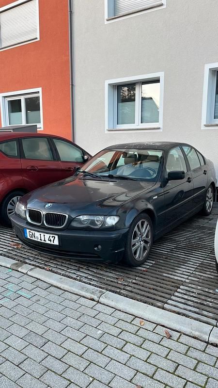 Schwarz Gebraucht 2004 BMW 320 Limousine | 1.600 € (Guter Preis) - Bild 1/4