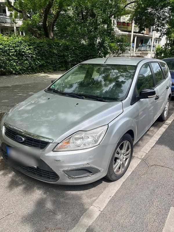 Silber Gebraucht 2009 Ford Focus Style Kombi | 1.950 € (Superpreis) - Bild 1/4