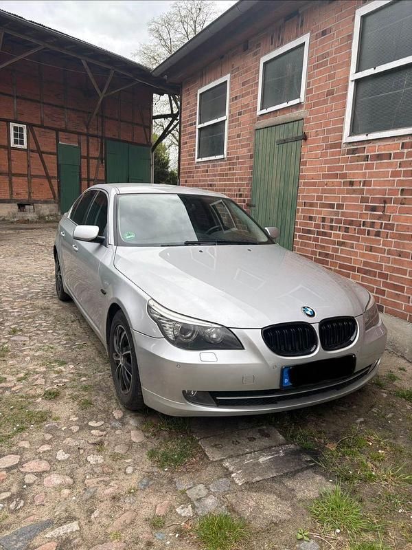 Second-hand BMW 523 190 CP (139 kW) 2007 Argintiu Berlinǎ