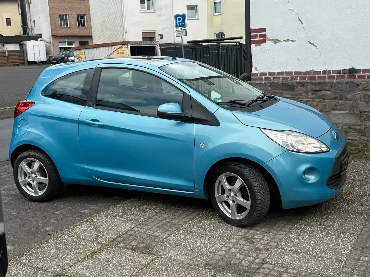 Gebraucht Ford Ka 70 PS (51 kW) 2010 Blau Kleinwagen