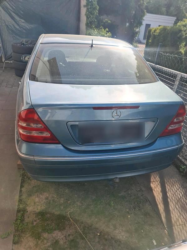 Gebraucht Mercedes C220 143 PS (105 kW) 2001 Braun Limousine