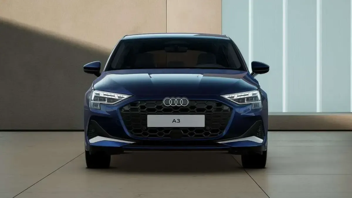 Gebraucht Audi A3 Advanced 150 PS (110 kW) 2025 Navarrablau metallic Limousine