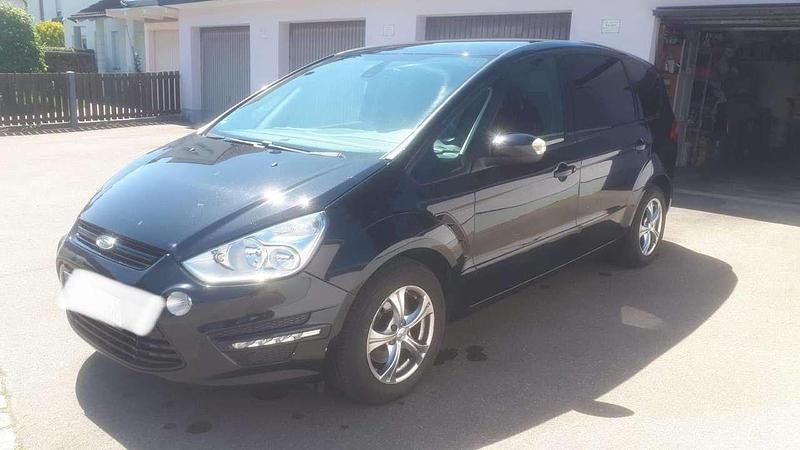 Schwarz Gebraucht 2010 Ford S-MAX Trend Van / Kleinbus | 4.900 € (Teuer) - Bild 1/4
