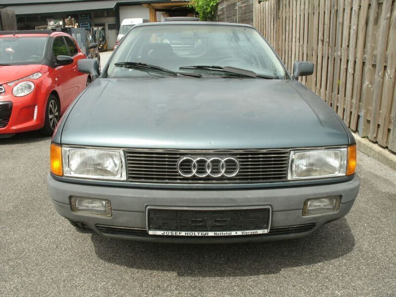 Second-hand Audi 80 90 CP (66 kW) 1989 Albastru Berlinǎ