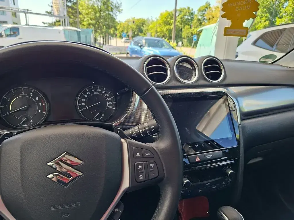 Gebraucht Suzuki Vitara Comfort 110 PS (80 kW) 2024 Weiß SUV