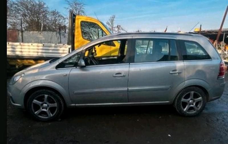 Gebraucht Opel Zafira 150 PS (110 kW) 2006 Silber Van / Kleinbus