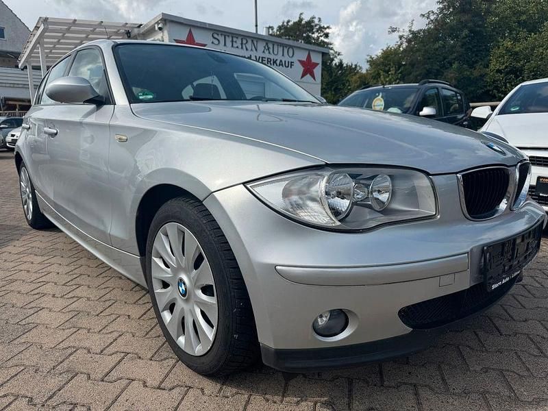Silber Gebraucht 2005 BMW 118 Efficient Dynamics Kleinwagen | 4.899 € (Fairer Preis) - Bild 1/4