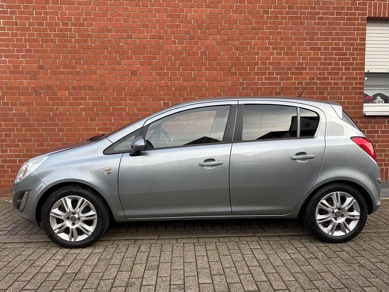 Silber Gebraucht 2012 Opel Corsa Kleinwagen | 3.999 € (Fairer Preis) - Bild 1/4