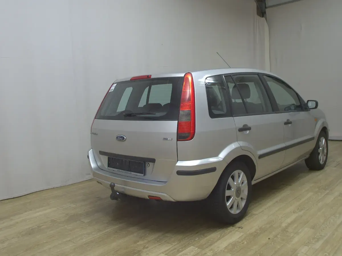 Gebraucht Ford Fusion Trend 68 PS (50 kW) 2003 Silber metallic Kleinwagen