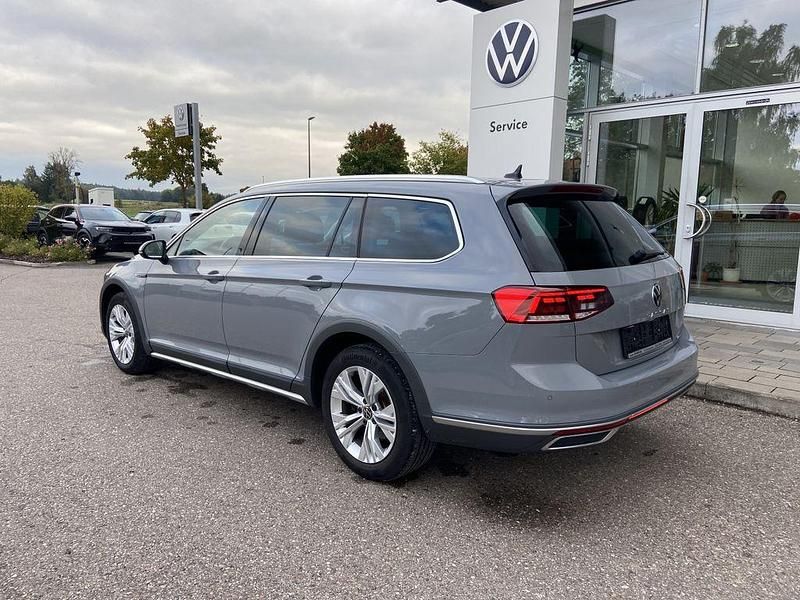 Gebraucht VW Passat Alltrack 200 PS (147 kW) 2022 Mondsteingrau Kombi