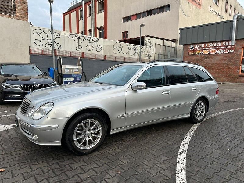 Gebraucht Mercedes E200 Avantgarde 163 PS (119 kW) 2004 Silber Kombi