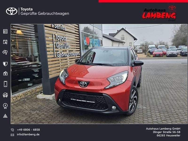 Chili red perleffekt/dach myst Gebraucht 2025 Toyota Aygo X SUV | 19.290 € (Etwas zu teuer) - Bild 1/4