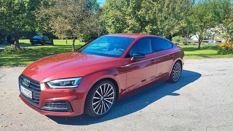 Rot Gebraucht 2018 Audi A5 Black Edition Limousine | 21.899 € - Bild 1/4