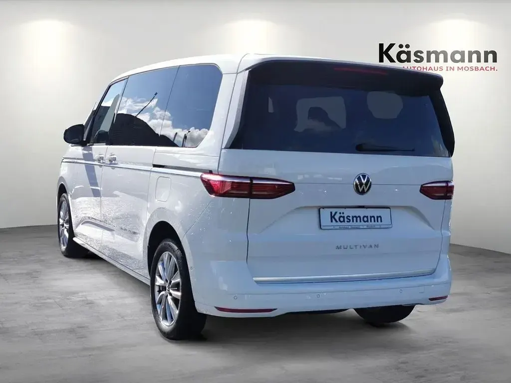 Usata VW Multivan Style 150 CV (110 kW) 2023 Bianco Monovolume
