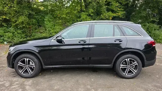 Gebraucht Mercedes GLC300de Business 194 PS (142 kW) 2022 Schwarz SUV