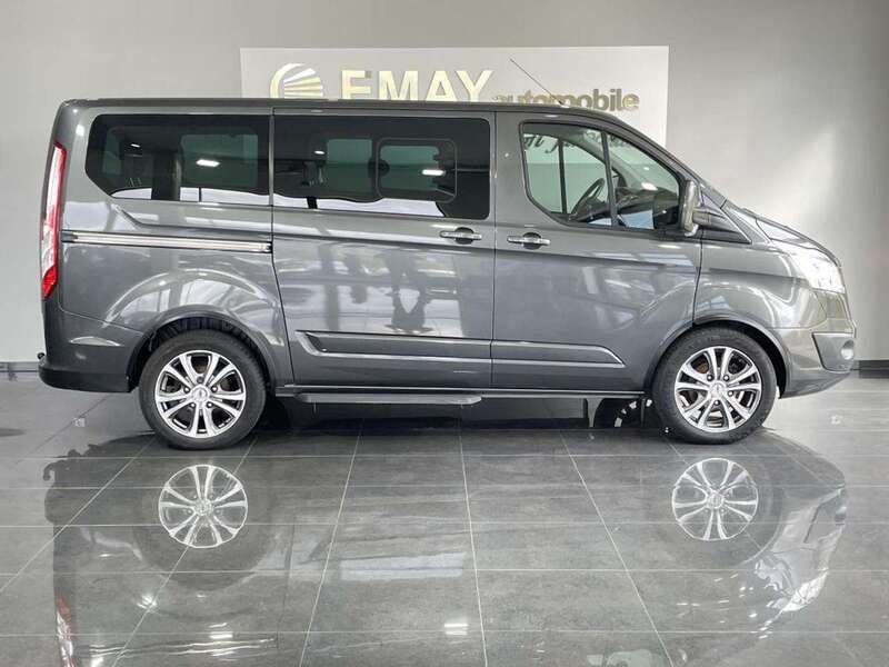 Gebraucht Ford Tourneo Titanium 155 PS (114 kW) 2015 Grau Kombi