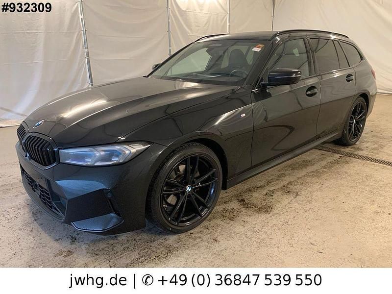 Saphirschwarz (metallic) Gebraucht 2024 BMW 320 Sport Line Limousine | 39.950 € (Teuer) - Bild 1/4