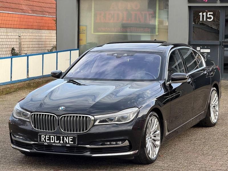 Gebraucht BMW 750 Performance 449 PS (330 kW) 2016 Saphirschwarz Limousine
