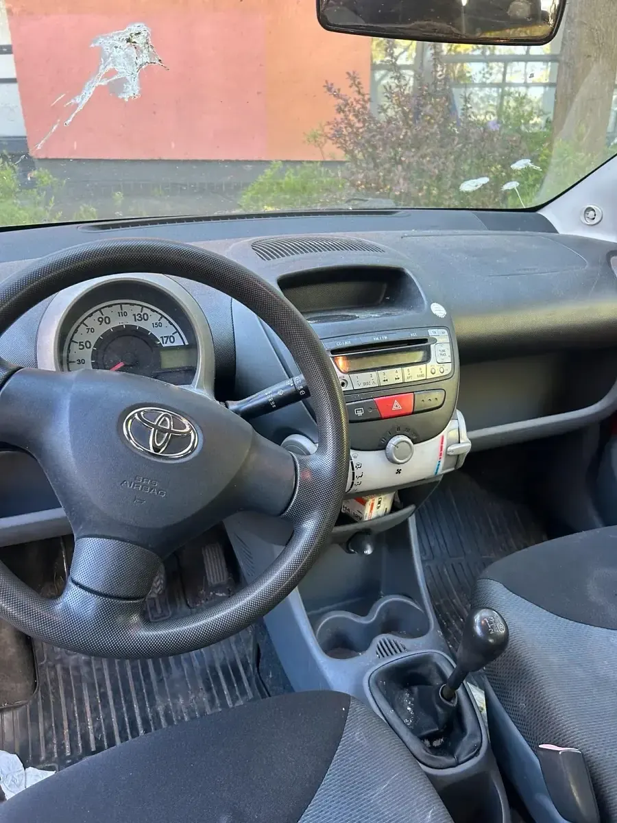 Gebraucht Toyota Aygo 68 PS (50 kW) 2006 Rot Kleinwagen