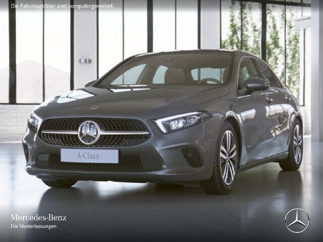 Grau Gebraucht 2022 Mercedes A250 Limousine | 27.990 € (Fairer Preis) - Bild 1/4