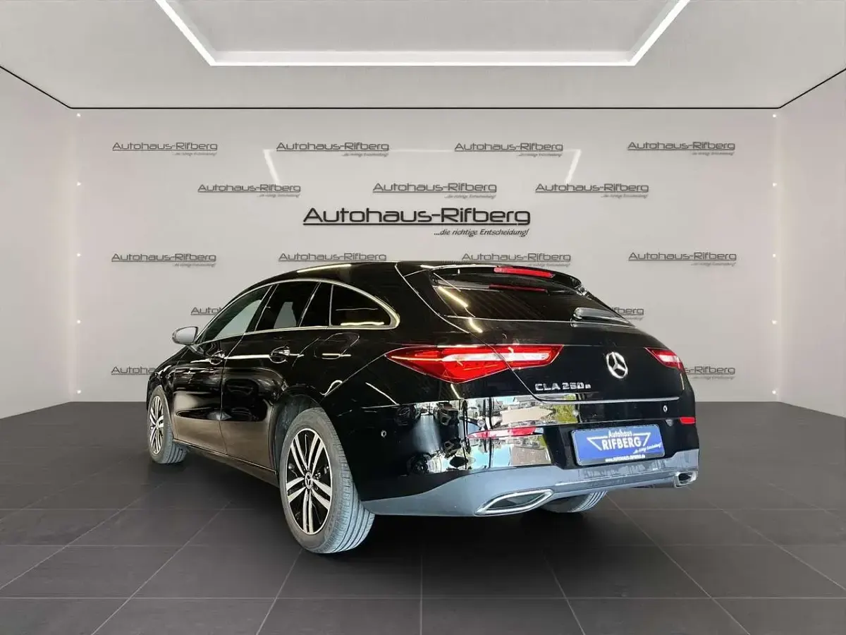 Usata Mercedes CLA250e 218 CV (160 kW) 2022 Nero Berlina