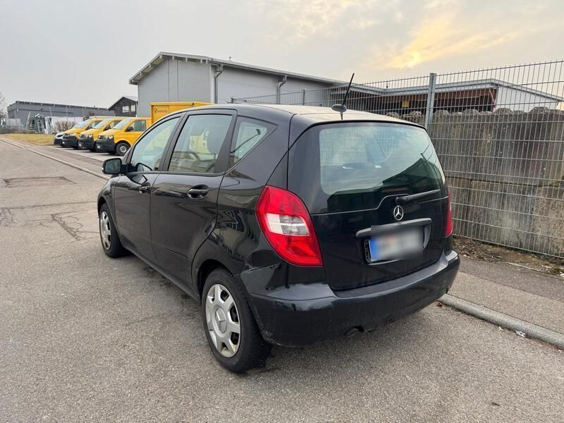 Schwarz Gebraucht 2010 Mercedes A180 Limousine | 2.500 € (Guter Preis) - Bild 1/3