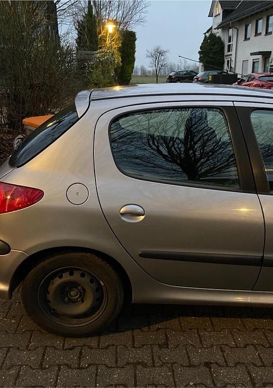 Gebraucht Peugeot 206 2004 Silber Limousine