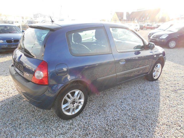 Gebraucht Renault Clio II Authentique 75 PS (55 kW) 2003 Blau metallic Limousine