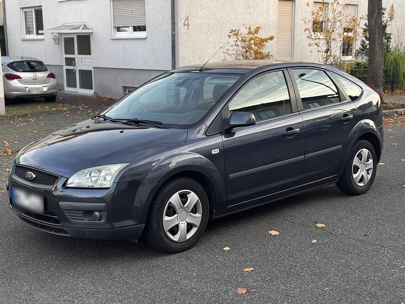 Usata Ford Focus 101 CV (74 kW) 2006 Grigio Utilitaria