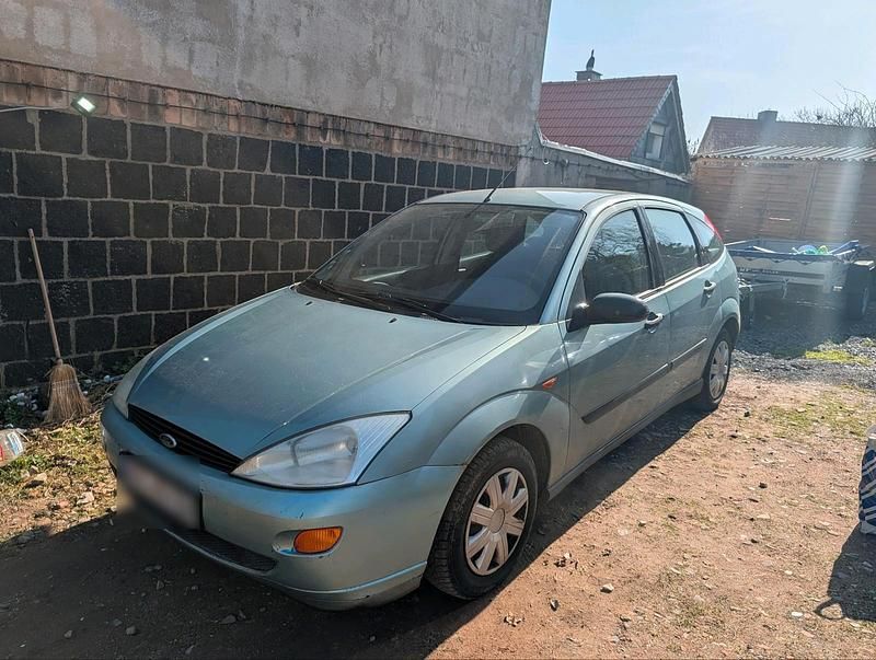 Second-hand Ford Focus 75 CP (55 kW) 1999 Verde Hatchback