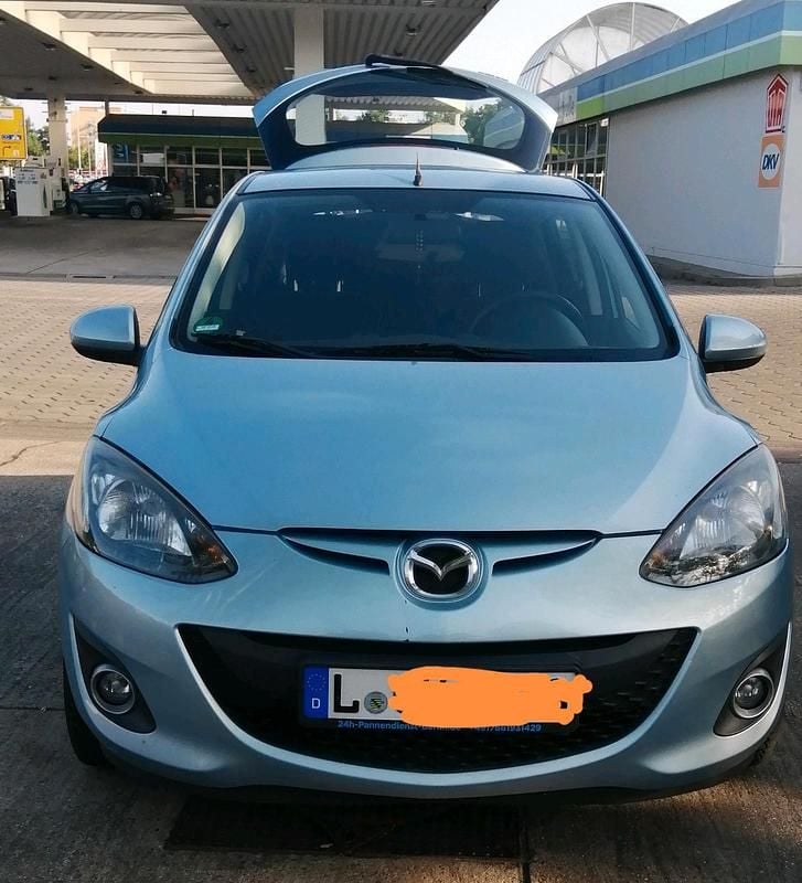Second-hand Mazda 2 75 CP (55 kW) 2011 Albastru Hatchback