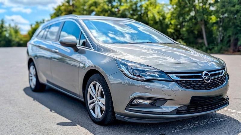 Grau Gebraucht 2018 Opel Astra Edition Kombi | 6.500 € (Fairer Preis) - Bild 1/4