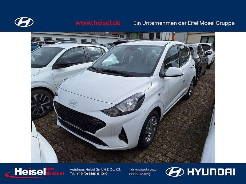 Gebraucht Hyundai i10 Select 63 PS (46 kW) 2024 Weiß Kleinwagen
