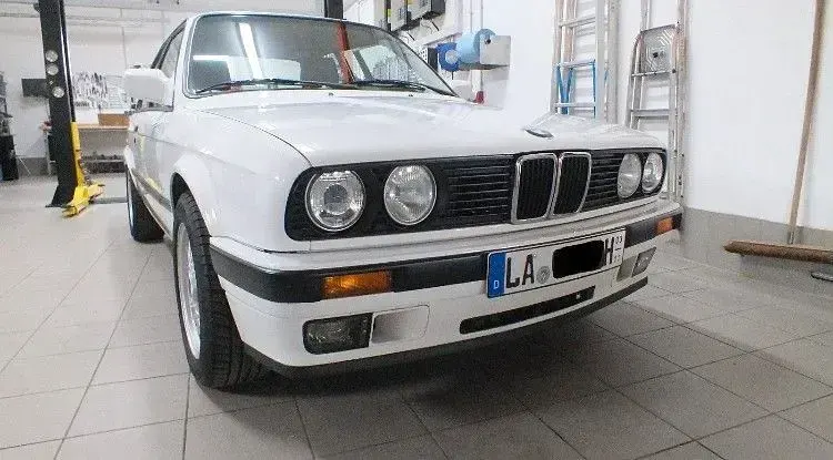Gebraucht BMW 318 Shadowline 113 PS (83 kW) 1989 Weiß Limousine
