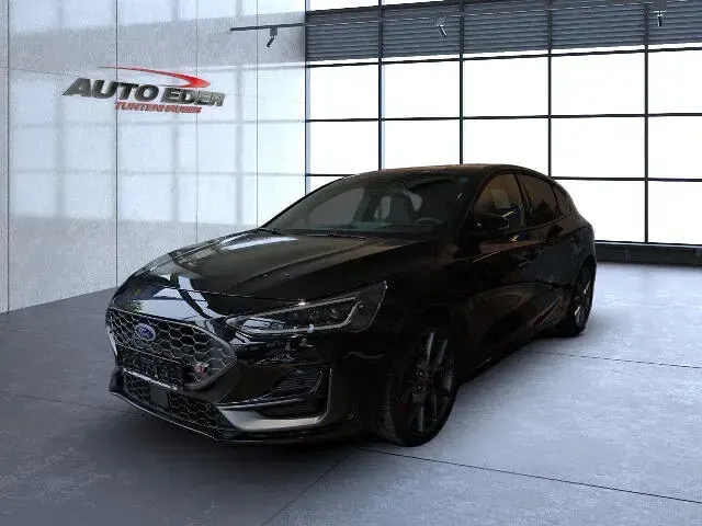 Gebraucht Ford Focus ST 280 PS (205 kW) 2022 Obsidianschwarz (metallic) Limousine