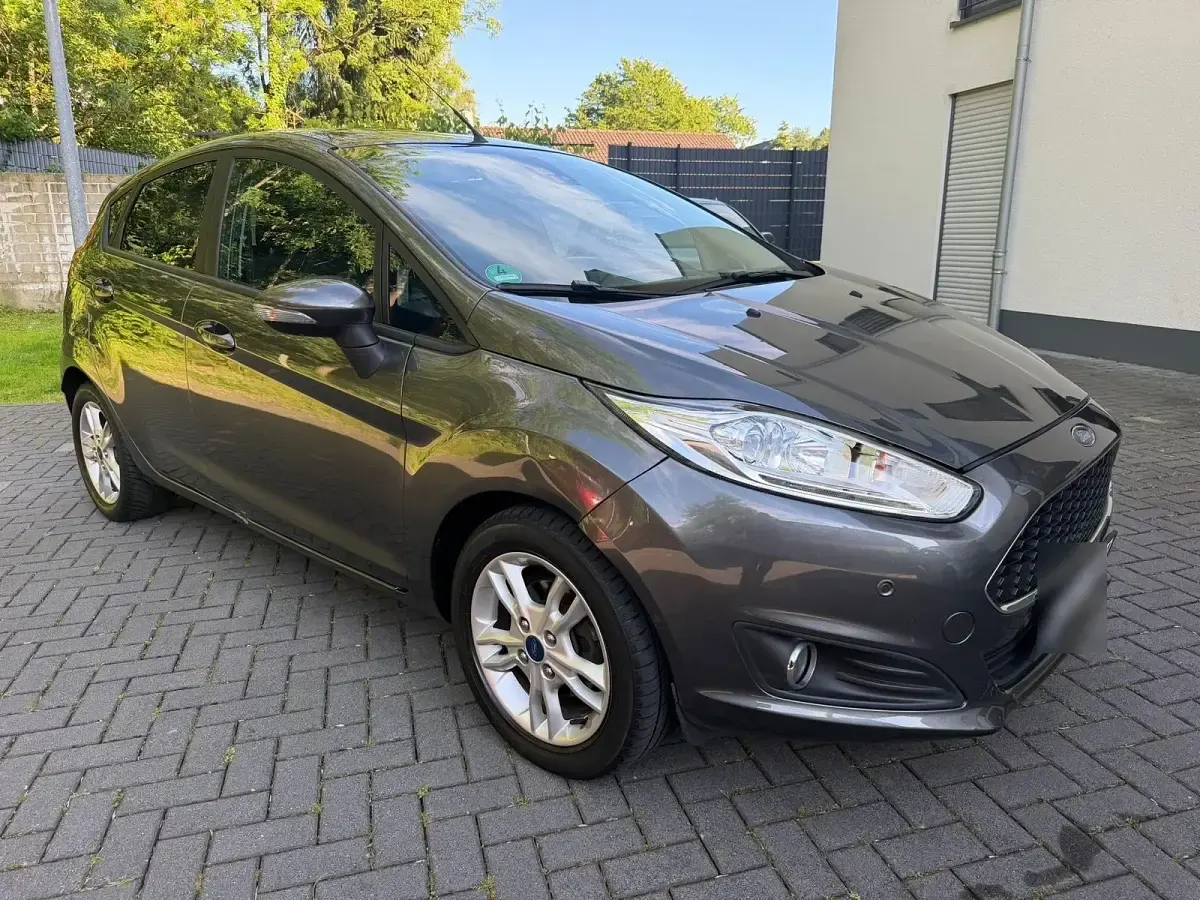 Gebraucht Ford Fiesta 125 PS (91 kW) 2017 Grau Kleinwagen