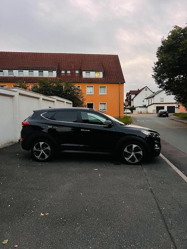 Schwarz Gebraucht 2015 Hyundai Tucson SUV | 13.500 € (Fairer Preis) - Bild 1/4