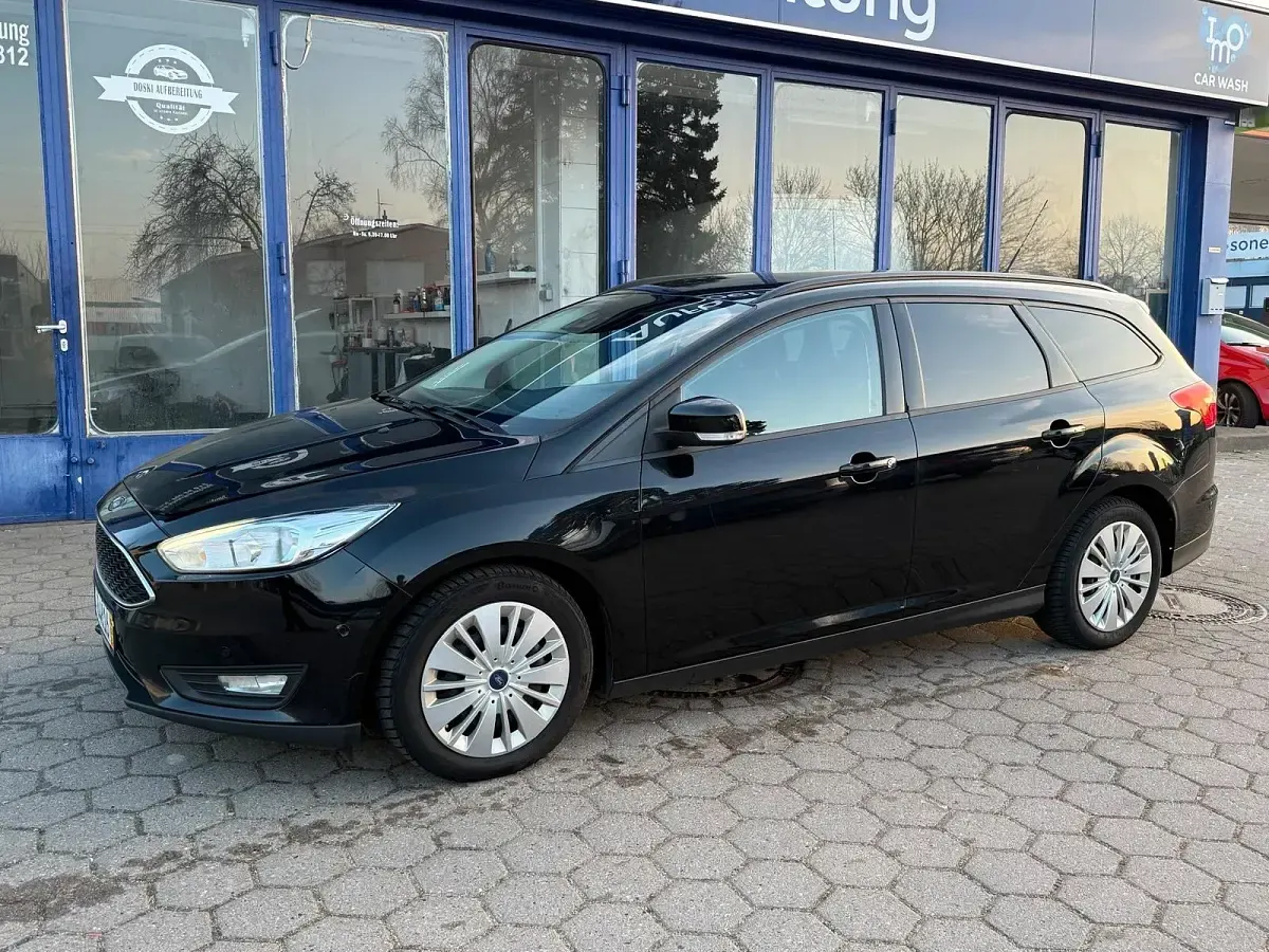 Gebraucht Ford Focus 120 PS (88 kW) 2016 Schwarz Kombi